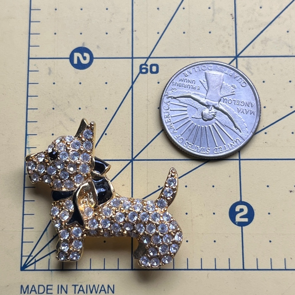 Monet Scottie Dog Puppy Brooch, gold tone, enamel and rhinestones 1.3 inches - Picture 6 of 6